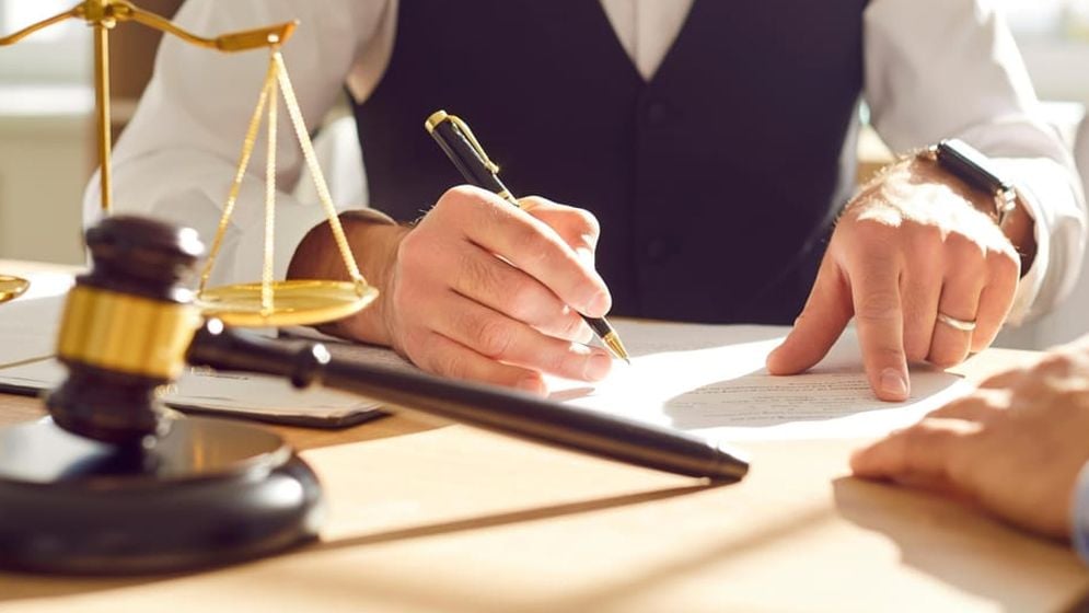 স্ত্রী ও সন্তানদের মধ্যে মৃতের সম্পত্তি বণ্টনের বিধান কী