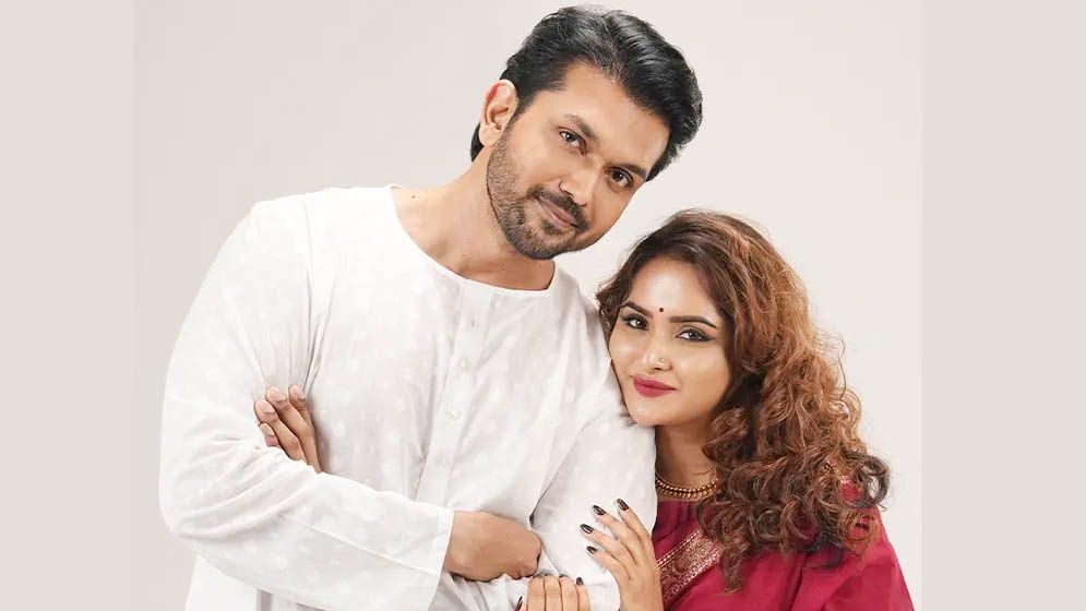 দাম্পত্য জীবনে সুখের ‘রেসিপি’ জানালেন আরিফিন শুভ
