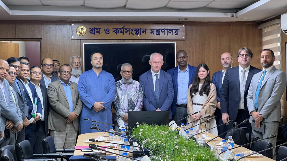 শ্রমিকের অধিকার ও শোভন কাজ নিশ্চিত করতে সরকার প্রতিশ্রুতিবদ্ধ: শ্রমমন্ত্রী