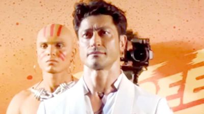 বিদ্যুৎ জামওয়ালের কীর্তিতে নেটদুনিয়ায় তোলপাড়