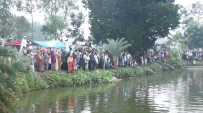 জলপরী দেখতে চলল পুজো-অর্চনা, জালে মিলল সিলভার কার্প মাছ