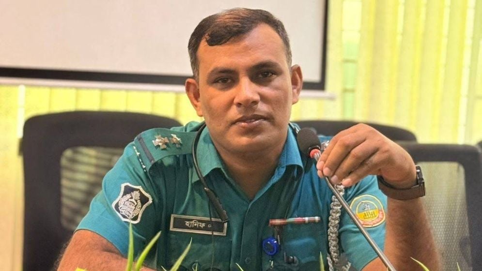 ছিনতাইকারীর ছুরিকাঘাতে পুলিশ কর্মকর্তা আহত