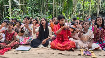 ছয়শ শিশুর ‘গানের মানুষ’ উয়েরা