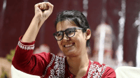 বিজেপি সমর্থক পরিবার, বামপন্থি নেহার মধ্যে মতপার্থক্য