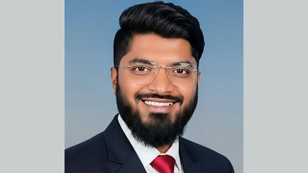 সাবেক ছাত্রদল নেতার স্ট্যাটাস, ‘বাবা-মায়ের সব থেকে অকর্মা সন্তানগুলোই সাংবাদিক হয়’