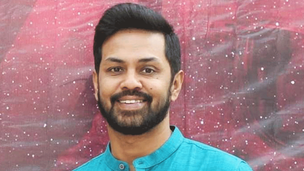 ১ মিনিটে দুই ট্রেনের শতভাগ টিকিট উধাও, ক্ষোভ আশফাক নিপুণের