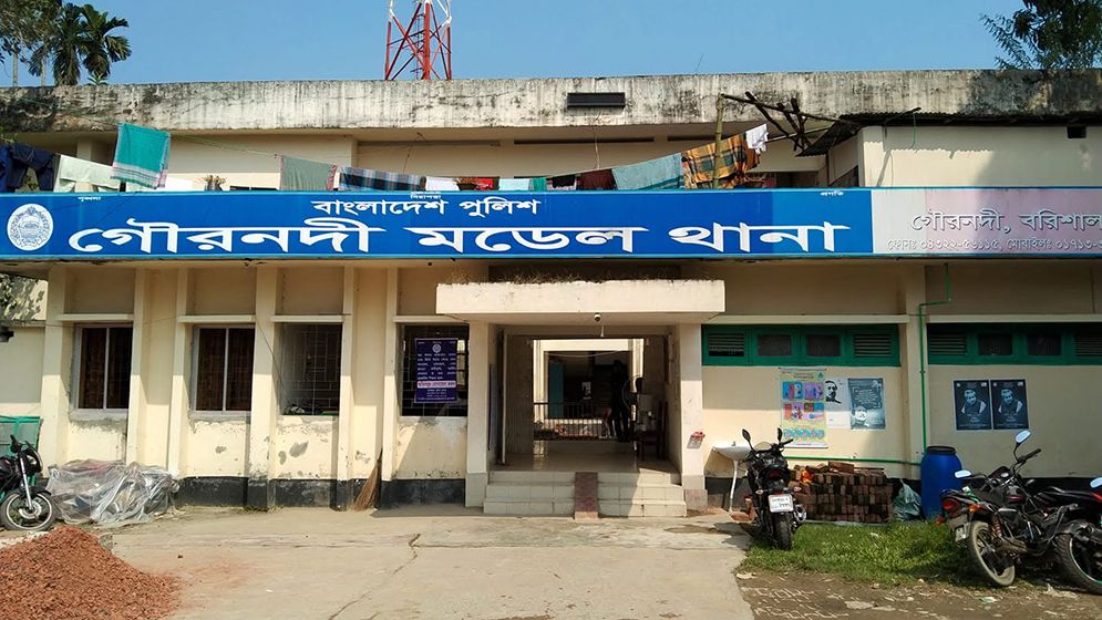ঋণের বোঝা সইতে পারলেন না পুলিন