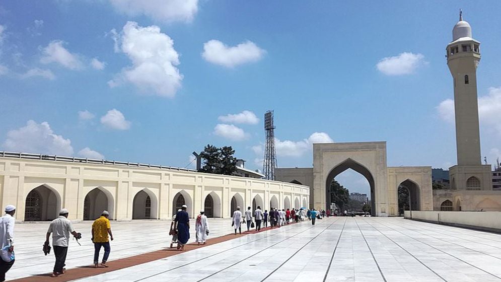 জুমার দিন দুই খুতবার মাঝে যেসব দোয়া পড়বেন