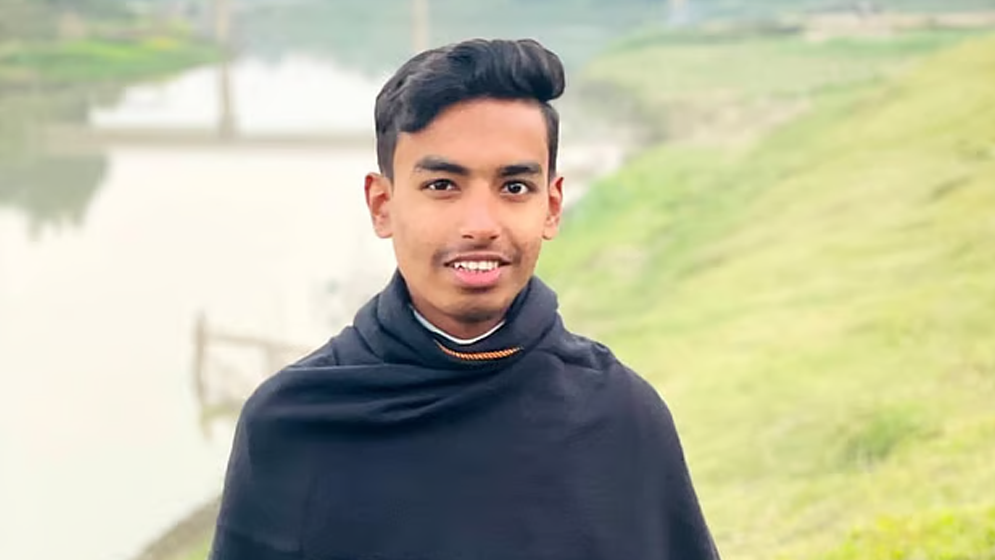 বিমানবন্দরে আটকে দেওয়া হলো বৈষম্যবিরোধী আন্দোলনের নেতা মাহদীকে