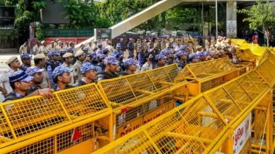 বিক্ষোভ ঠেকাতে ২৬ হাজার নিরাপত্তাকর্মীতে ঘেরা দিল্লি