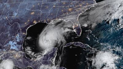 ধেয়ে আসছে হারিকেন সাইমন, ৭ ফুট জলোচ্ছ্বাসের আশঙ্কা