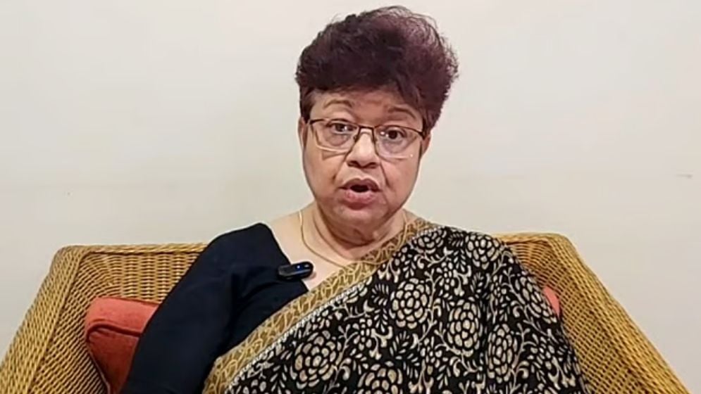 ‘চোখ দেখতে না পাওয়ায় স্বস্তি পাচ্ছিলাম না’—নিকাব বিতর্কে মুখ খুললেন ঢাবি শিক্ষক