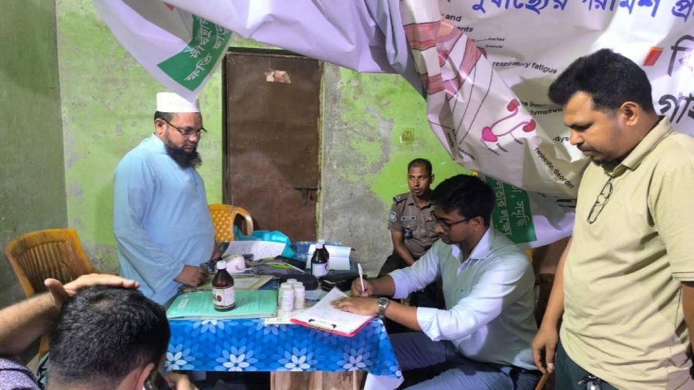 ডিগ্রি ছাড়াই ক্যানসার-কিডনি-ডায়াবেটিসসহ জটিল রোগের চিকিৎসা