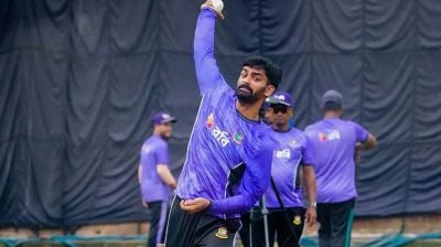কে এই রহস্যময়ী স্পিনার আলিস
