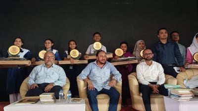 শ্রীমঙ্গলে বই পড়ে ল্যাপটপ পেলেন ৮ শিক্ষার্থী
