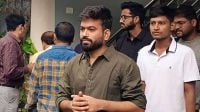 দিল্লি বিক্ষোভে রওনা হওয়ার আগে যে বার্তা দিলেন ককরোচ নেতা অভিজিৎ