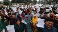মেধার বদলে টাকার খেলা চলবে না, প্রশ্নফাঁসের দায় সরকারকে নিতে হবে: আসিফ মাহমুদ
