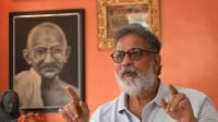 বিক্ষোভে যাওয়ার পথে তুষার গান্ধী আটক