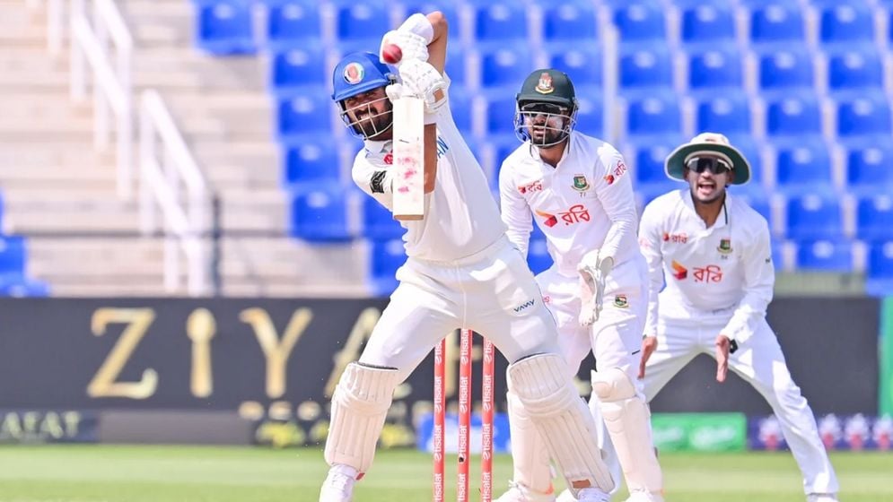 ১৩৫ রানে পিছিয়ে থেকে দিন শেষ করল আফগানিস্তান