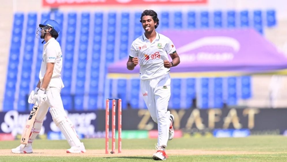 হ্যাটট্রিক করে ইতিহাসের পাতায় নাম লেখালেন হাসান মাহমুদ