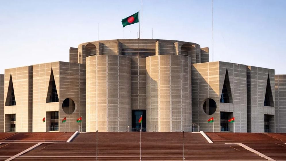সংসদ ভবনে সরকারদলীয় এমপিদের সভা শুরু