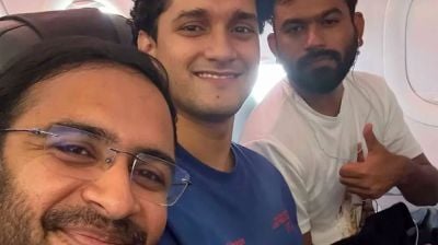 ১০ ঘণ্টা ধরে নিখোঁজ  ককরোচ পার্টির শীর্ষ নেতারা