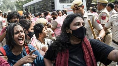 বিক্ষোভকারীদের আটক নিয়ে জাতিসংঘের উদ্বেগ, ‘অযাচিত হস্তক্ষেপ’ বলল ভারত
