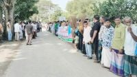 উপজেলা বিএনপির আহ্বায়ক রমিজের বিরুদ্ধে ঝাড়ু মিছিল