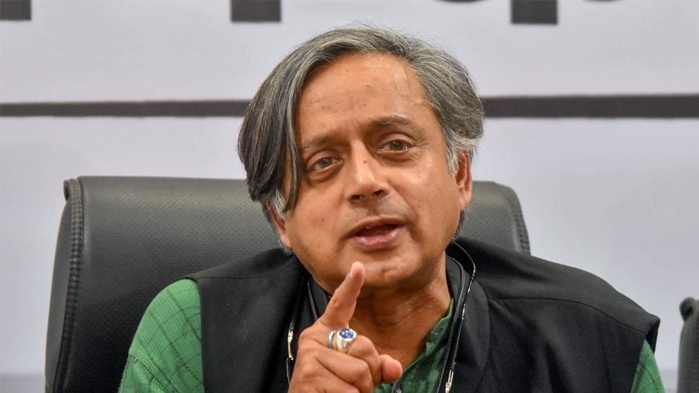 রাহুলের পর শশী থারুরের হুঙ্কার, ‘সরকারের পতন হবে’