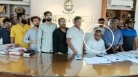 তালা ভেঙে চুয়েটের প্রশাসনিক ভবনে নতুন উপাচার্য