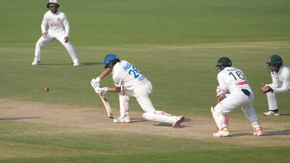 শেষ সেশনে বাংলাদেশের প্রয়োজন ৪ উইকেট