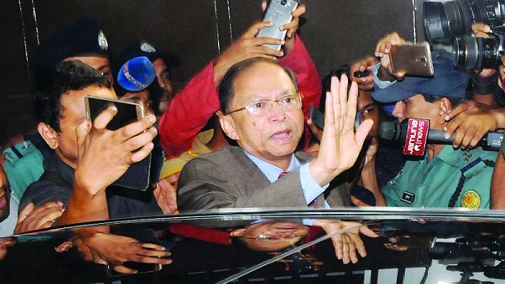 আমি কানাডায় স্ট্যাটাসবিহীন একেবারে ভাসমান ব্যক্তি: এস কে সিনহা