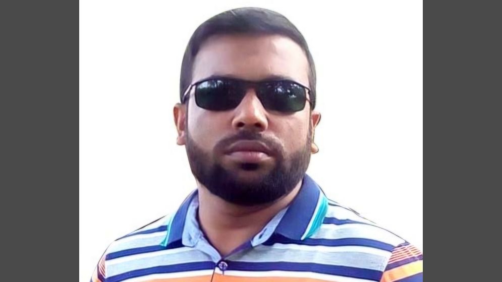 ইউপি সদস্য হয়েও জেলে কার্ড দিয়ে চাল উত্তোলন বিএনপি নেতার
