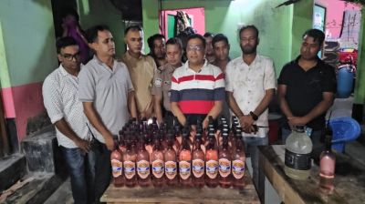 দৌলতদিয়া যৌনপল্লীতে পুলিশের অভিযান, দেশীয় মদসহ নারী আটক