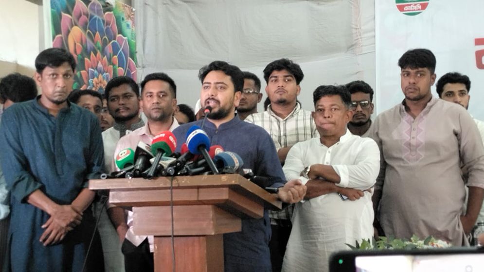 বিএনপিকে হুঁশিয়ারি নাহিদ ইসলামের