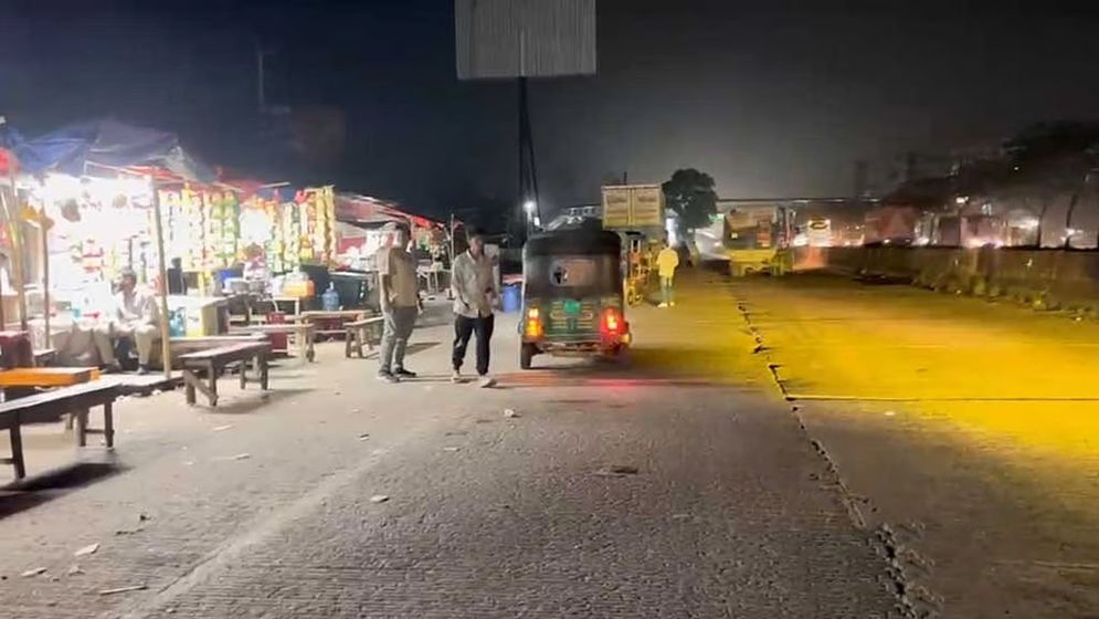 রাত নামলেই ভয়ংকর হয়ে ওঠে কুমিল্লার সড়ক-মহাসড়ক