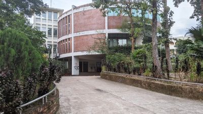 সুস্থ হয়ে দায়িত্বে ফেরার ঘোষণা ভিসির, মানতে নারাজ শিক্ষার্থীরা