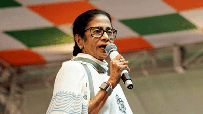 পুরো প্রজন্মকে ভয় দেখিয়ে স্তব্ধ করার অপচেষ্টা চলছে: মমতা