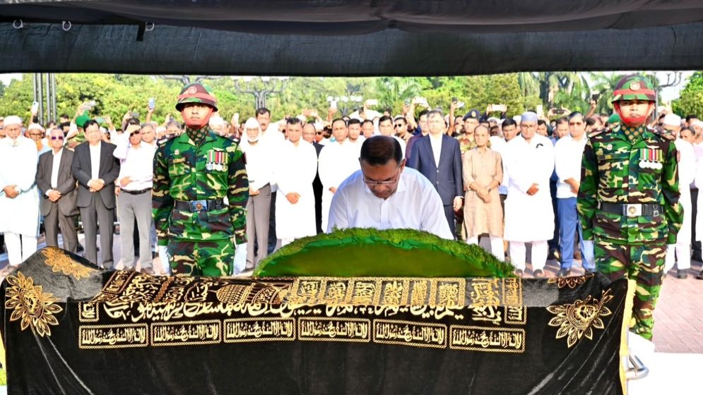 সাবেক এমপি আব্দুল হাইয়ের জানাজায় অংশ নিলেন প্রধানমন্ত্রী