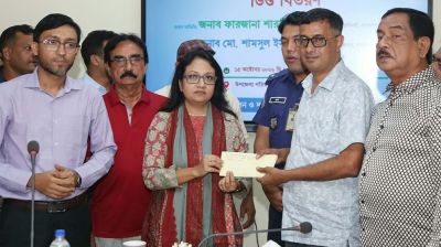 সামাজিক নিরাপত্তা নিশ্চিতে প্রশাসনকে আপসহীন হতে হবে: প্রতিমন্ত্রী পুতুল