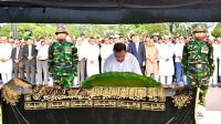 সাবেক এমপি আব্দুল হাইয়ের জানাজায় অংশ নিলেন প্রধানমন্ত্রী