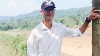 দোকানে ঢুকে সাংবাদিককে গুলি করে হত্যা