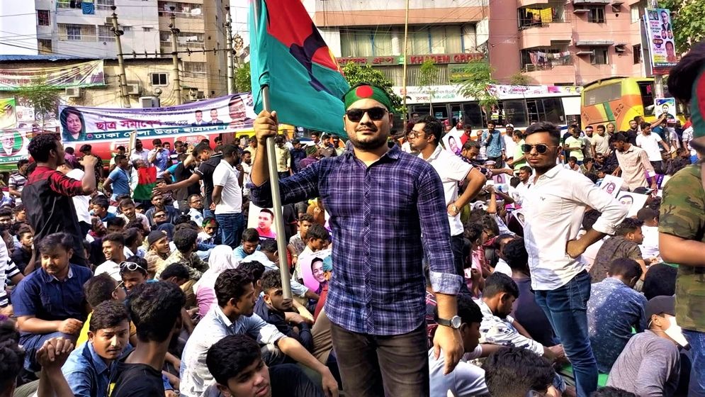 ‘সারের ডিলারশিপ না দেন, বিষের ডিলারশিপ দেন’ ছাত্রদল নেতার মন্তব্য ভাইরাল