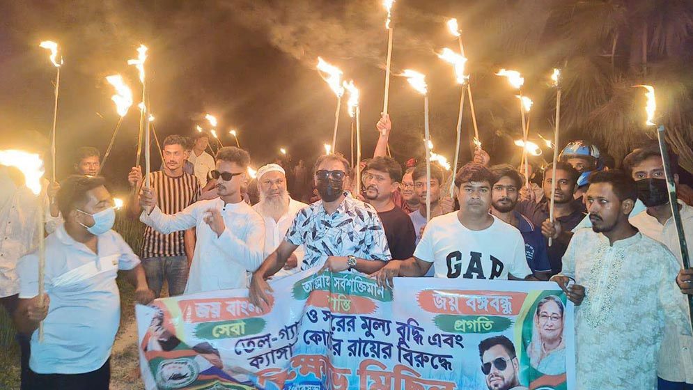 তানোরে নিষিদ্ধ সংগঠনের ঝটিকা মিছিল, এলাকায় উত্তেজনা