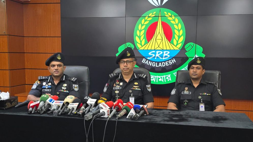 প্রশ্নফাঁস চক্রে সরকারি দপ্তরের ৫ কর্মী, ১০ লাখ টাকা করে বিনিময়