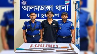চুয়াডাঙ্গায় শীর্ষ মাদক ব্যবসায়ী ও ২৭ মামলার পলাতক আসামি গ্রেফতার