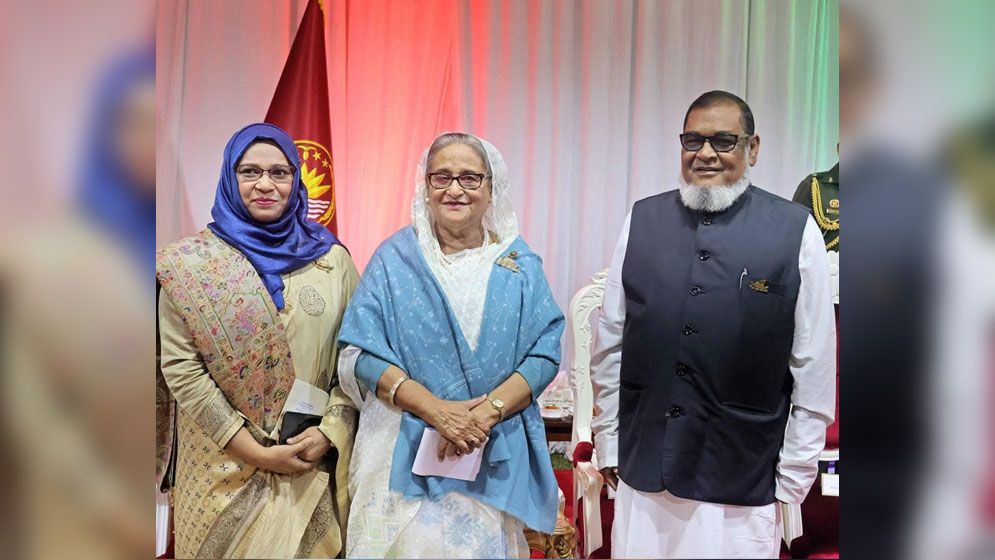 এই সময়ে কেন ভারত সফরে যাচ্ছেন মোজাম্মেলের মেয়ে মেহেরিন?