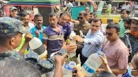 রাসায়নিক মেশানো দুধ ড্রেনে, পানি মেশানো দুধ বিক্রি ৩০ টাকায়