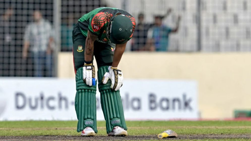 ২১ রানের ব্যবধানে ৩ উইকেট নেই বাংলাদেশের