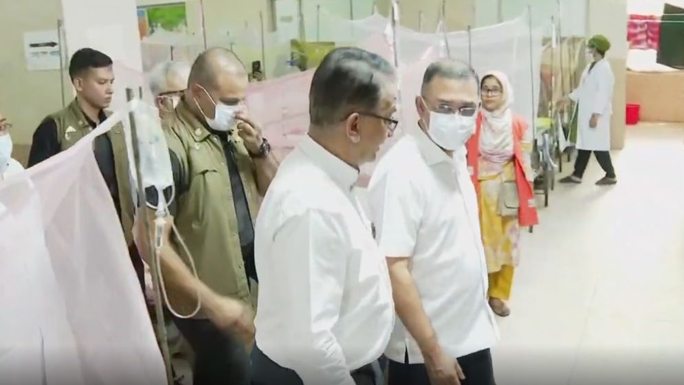 শিশু হাসপাতালে চিকিৎসকের কক্ষে ধূমপান, বরখাস্তের নির্দেশ প্রধানমন্ত্রীর
